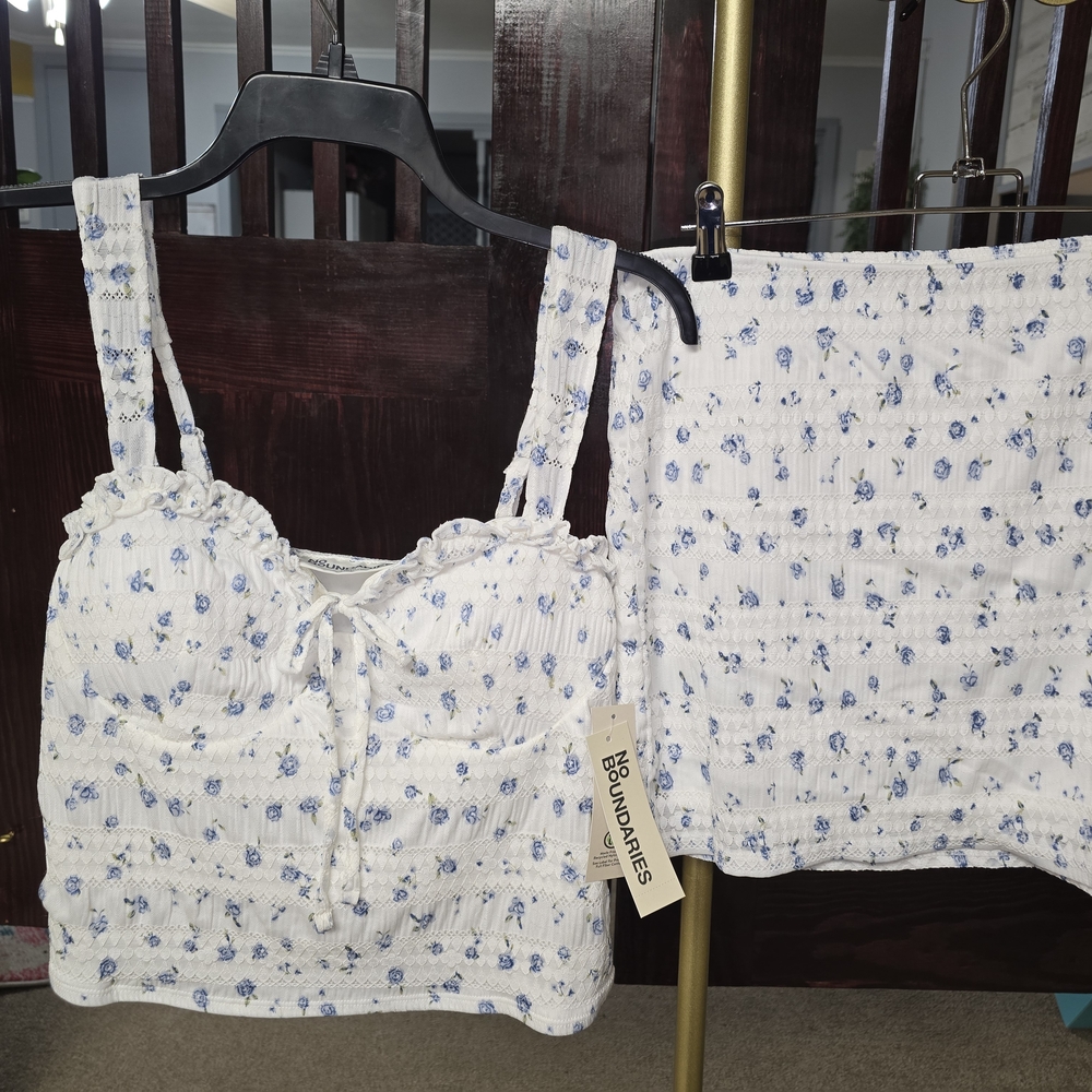 No Boundaries White and Blue Floral Lace Skirt Set Large NWT
